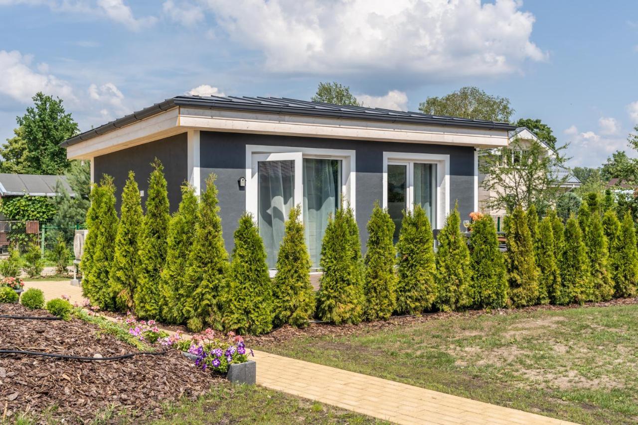 Villa Family Garden House With Free Private Parking & Playground à Riga Extérieur photo