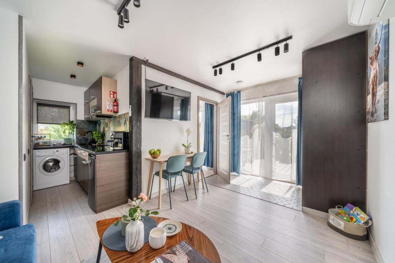 Villa Family Garden House With Free Private Parking & Playground à Riga Extérieur photo